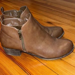 zipper ankle booties